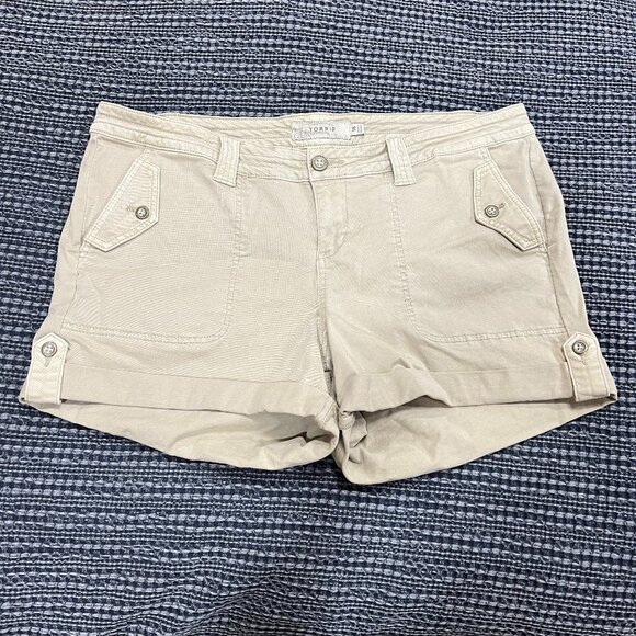 Torrid Stretch Roll-up hem Button Tab Detail Tan Khaki Women's Shorts Size 16 - Picture 1 of 12